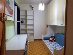 RENOVATED APARTMENT WITH SEPARATE ENTRANCE - 9