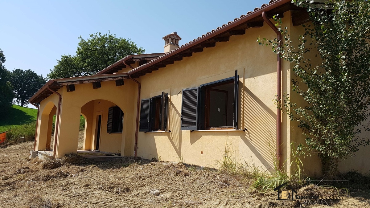 Villa CANTALUPO IN SABINA vendita  Cantalupo in Sabina  Esperienza Immobiliare