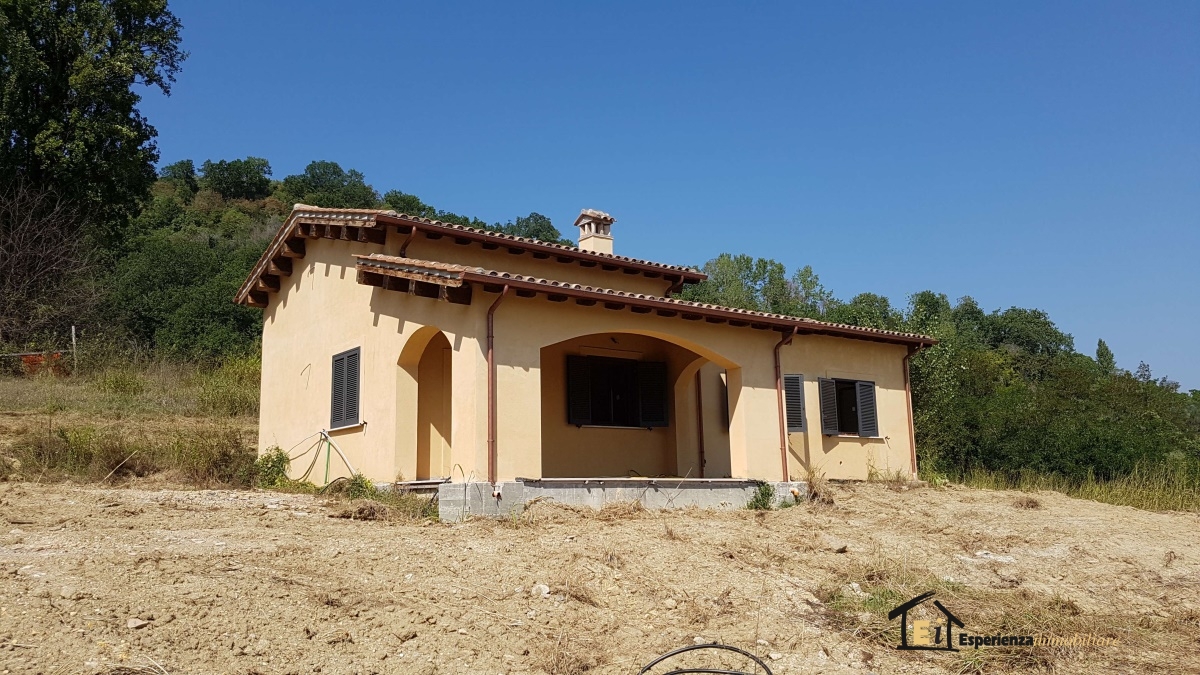 Villa CANTALUPO IN SABINA vendita  Cantalupo in Sabina  Esperienza Immobiliare