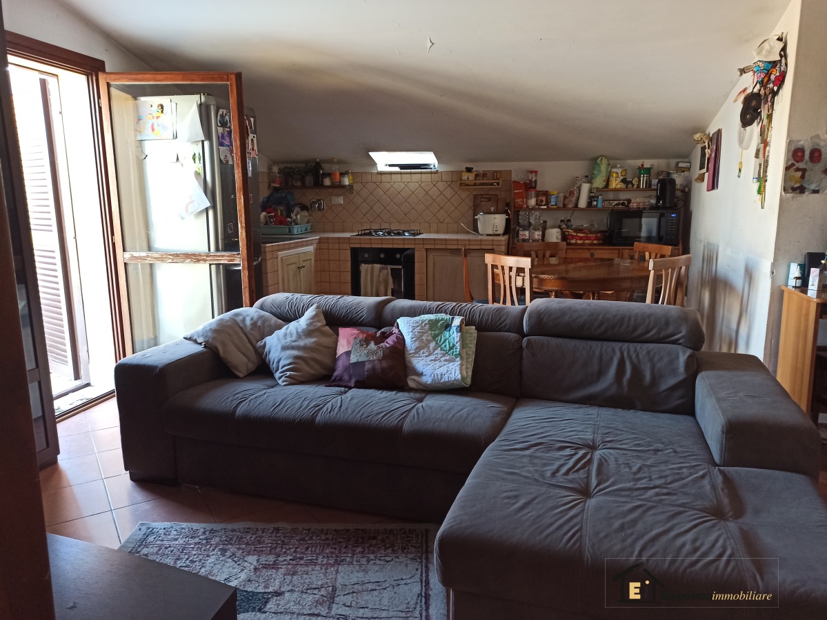 Appartamento FARA IN SABINA vendita  Passo Corese  Esperienza Immobiliare