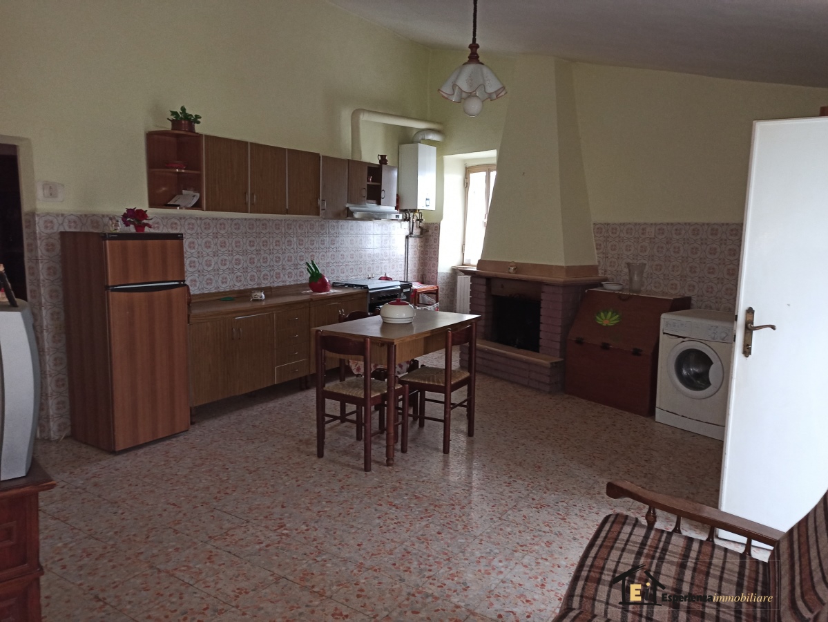 Appartamento POGGIO MIRTETO vendita  Poggio Mirteto  Esperienza Immobiliare