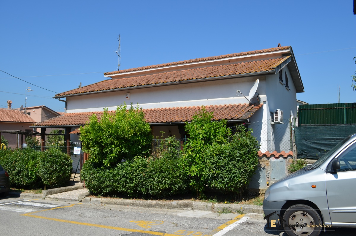Villa FORANO vendita  Gavignano  Esperienza Immobiliare